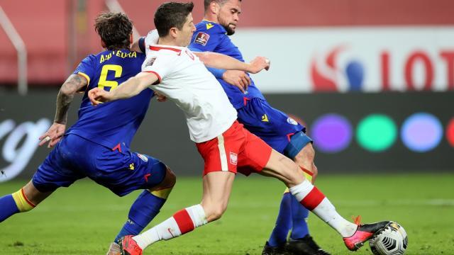 2026世界杯直播app下载-纪录悬了，欧冠也悬了？世一锋给六冠王出“送命题”